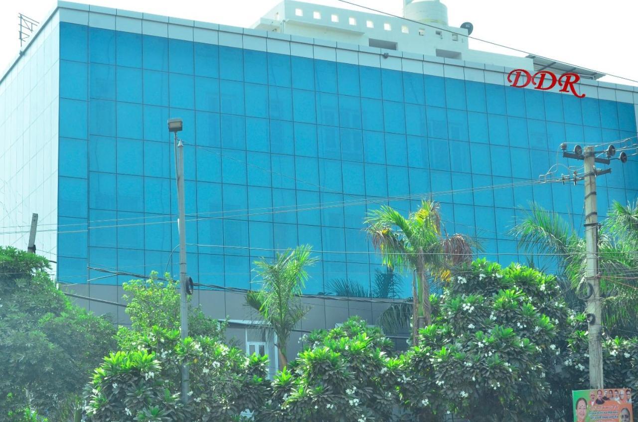 Ddr Hotel Residency Γκουργκάον Εξωτερικό φωτογραφία
