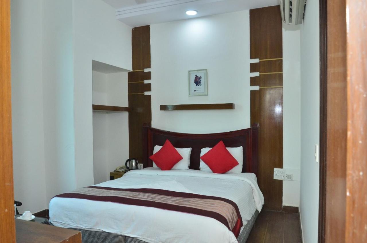 Ddr Hotel Residency Γκουργκάον Εξωτερικό φωτογραφία