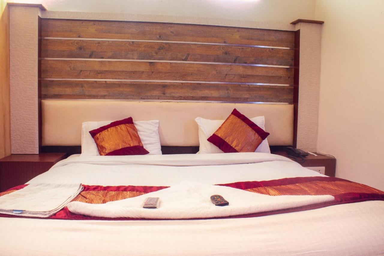 Ddr Hotel Residency Γκουργκάον Εξωτερικό φωτογραφία