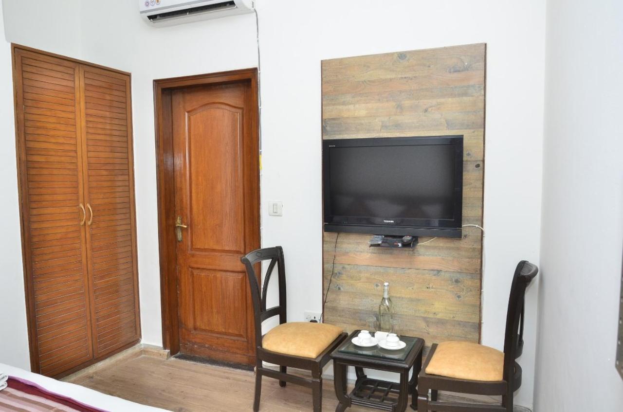 Ddr Hotel Residency Γκουργκάον Εξωτερικό φωτογραφία