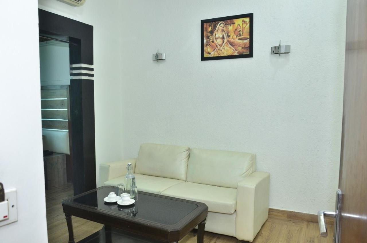 Ddr Hotel Residency Γκουργκάον Εξωτερικό φωτογραφία